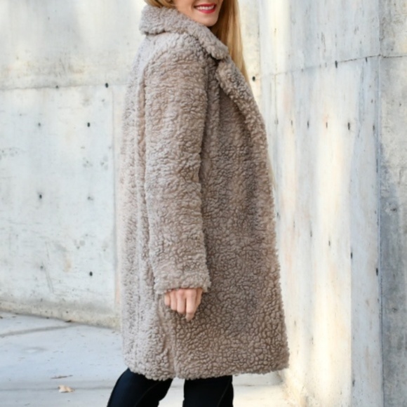 STATEMENT Faux Fur Coat - Picture 2 of 3
